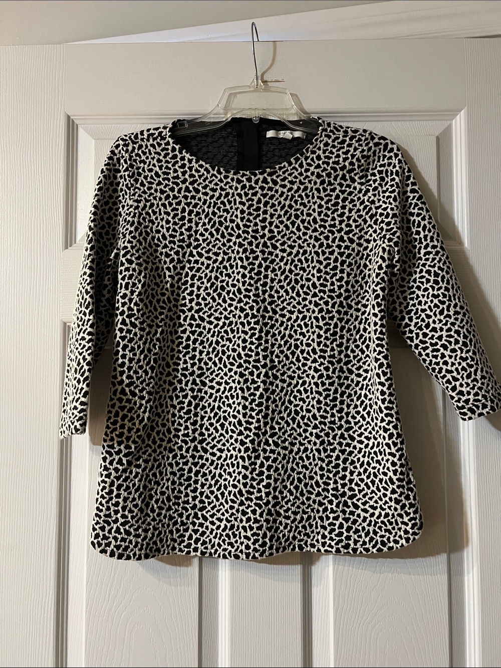 ALFRED SUNG Black and White Patterned Tunic Top